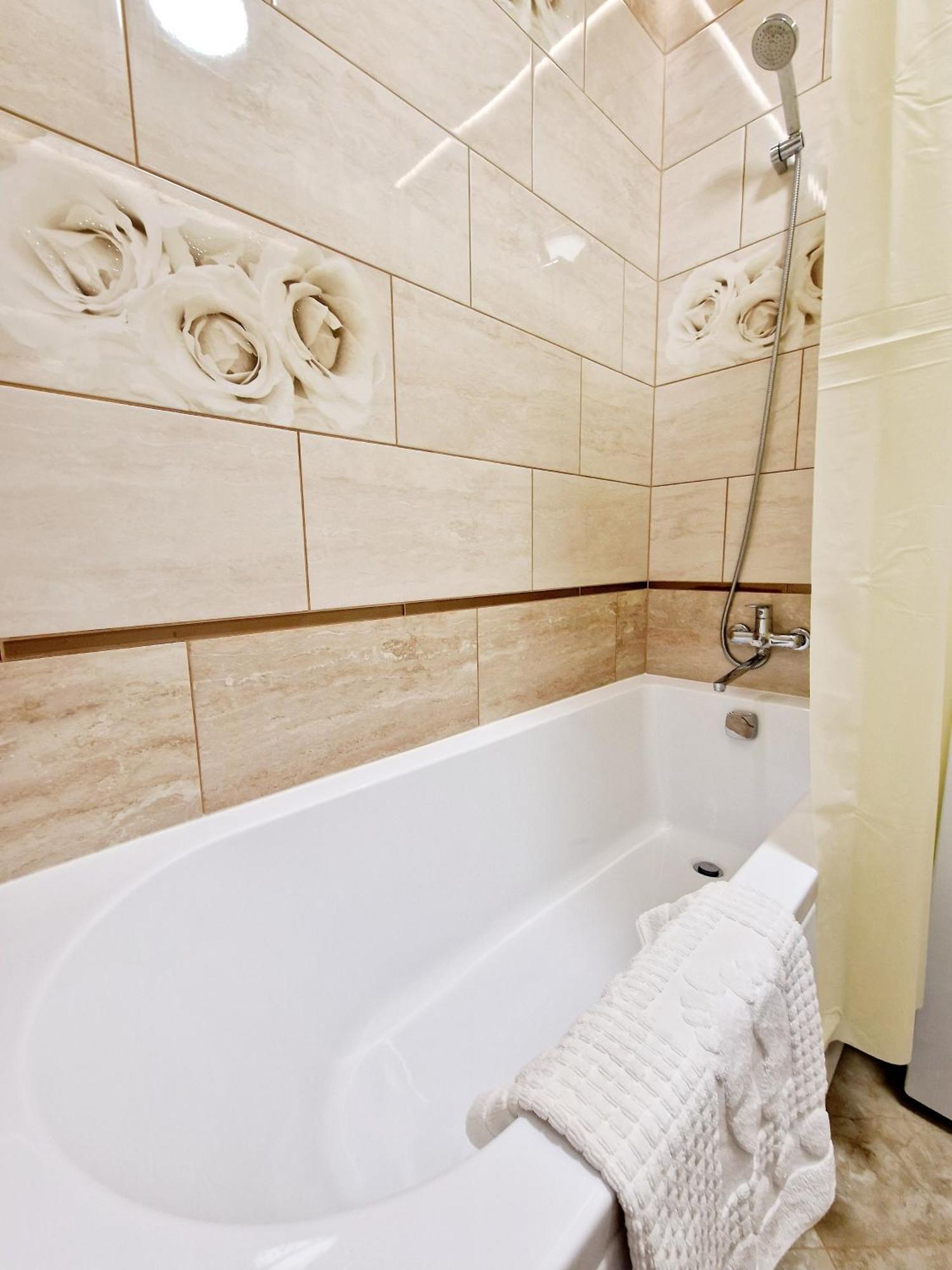 לוצק Apartament On Chornovola, 40 Жк "Варварівка" מראה חיצוני תמונה