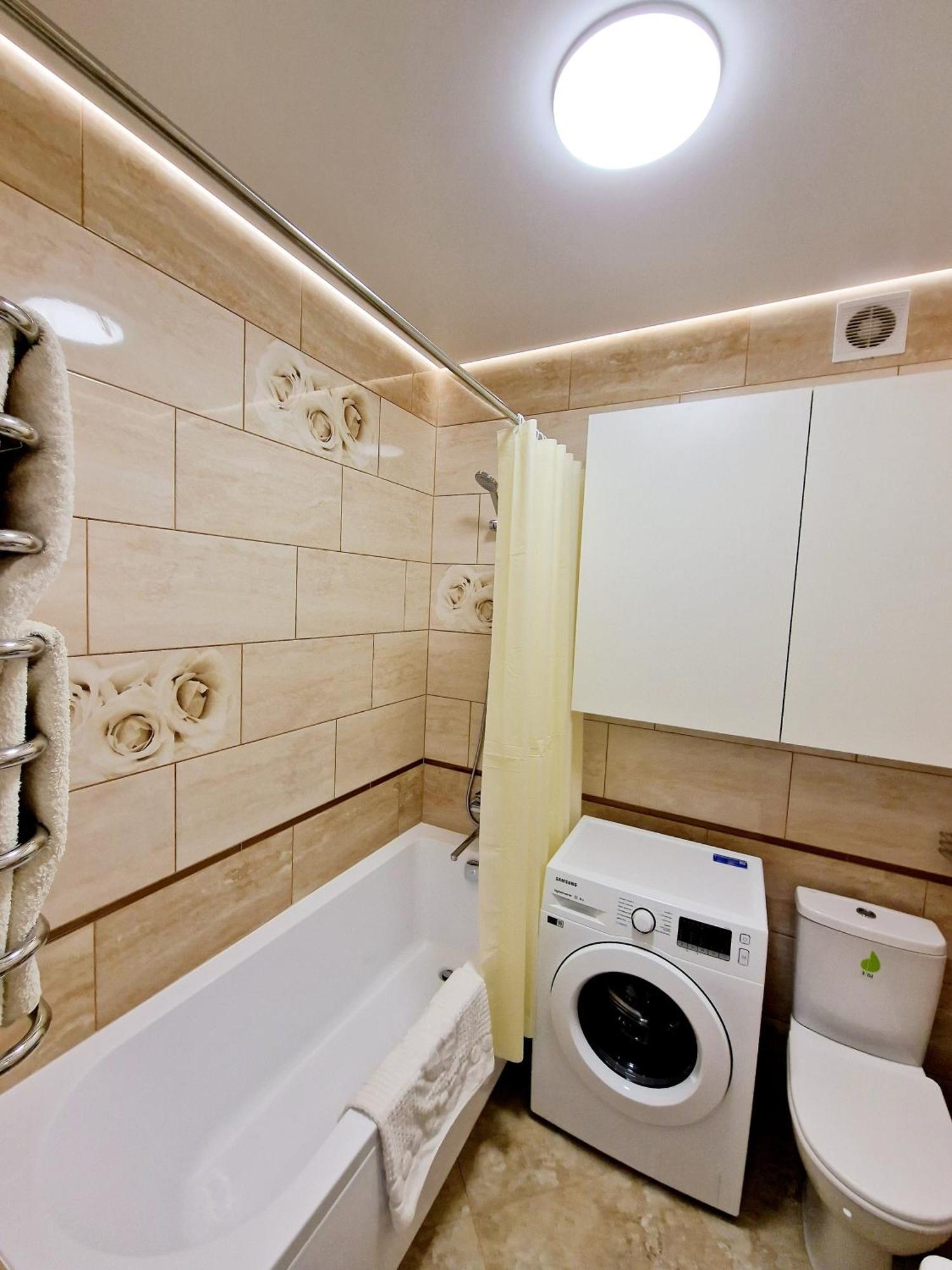 לוצק Apartament On Chornovola, 40 Жк "Варварівка" מראה חיצוני תמונה